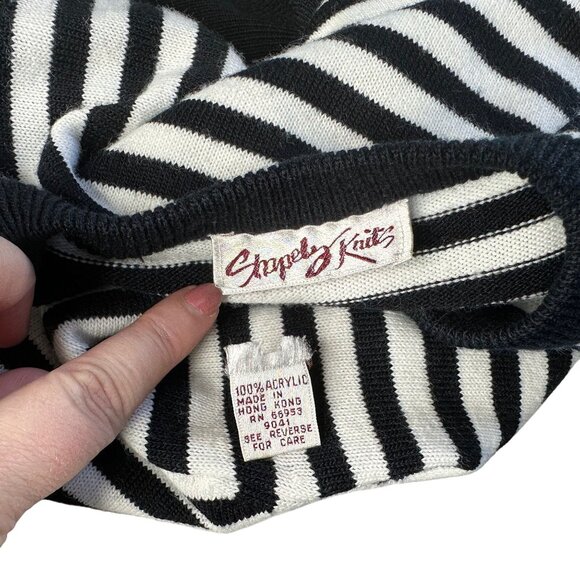 Vintage 80s Dolman Sleeve Stripe Sweater Oversized Graphic Black White Red - Picture 6 of 9